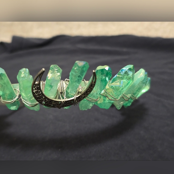 Green Crystal Cosplay Headband - Picture 2 of 5